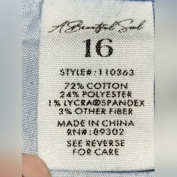 Sz 16 A BEAUTIFUL SOUL Distressed Mediumwash Ankle Jeans - Picture 4 of 5